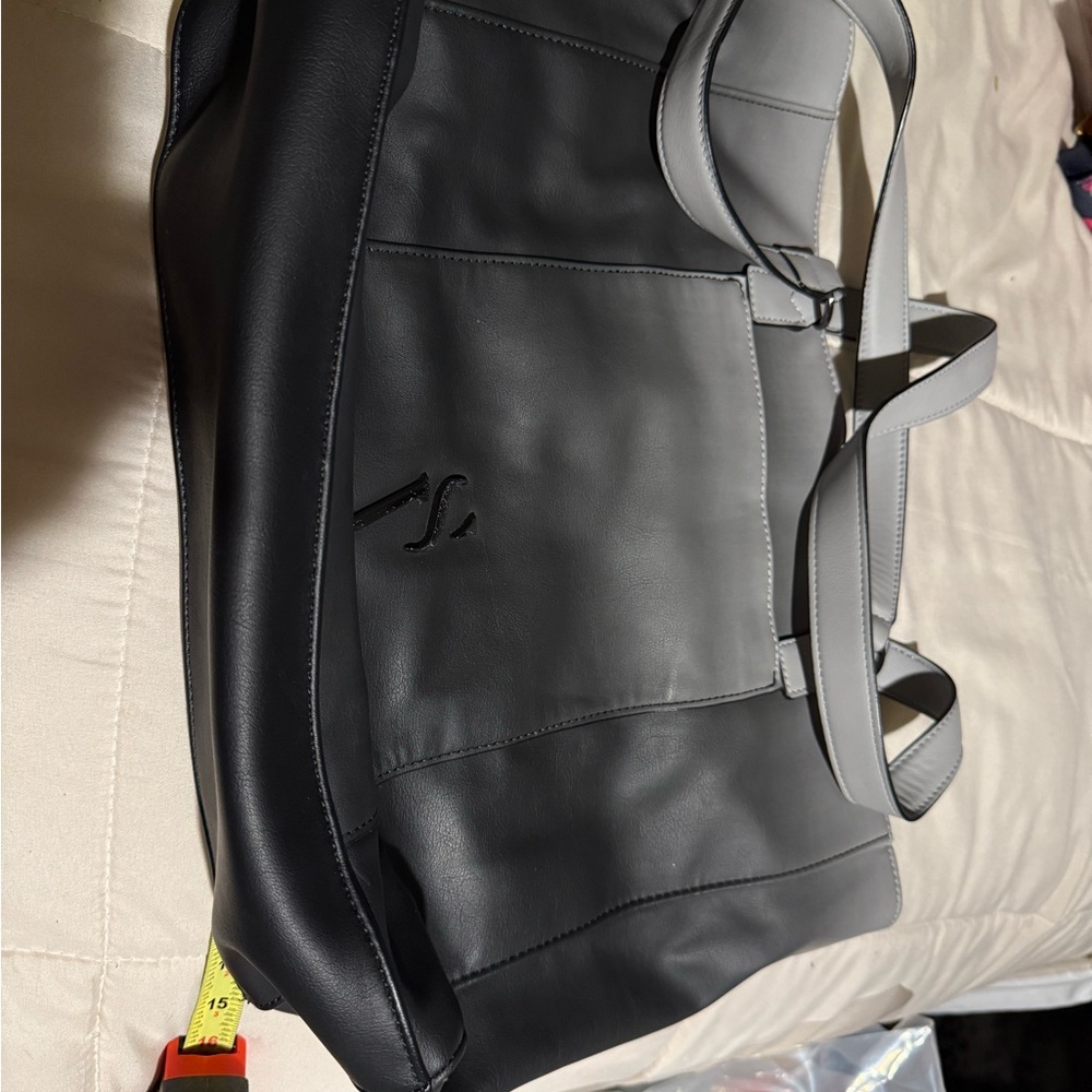 Vera Wang Black and Gray Tote Bag